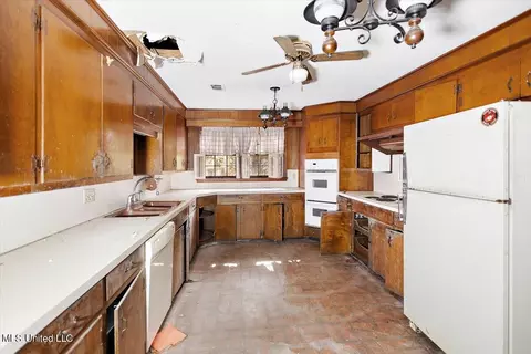 145 Avian Ln, Jackson, MS 39204 photo 9