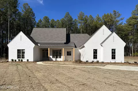 910 Fairburn Ct, Madison, MS 39110
