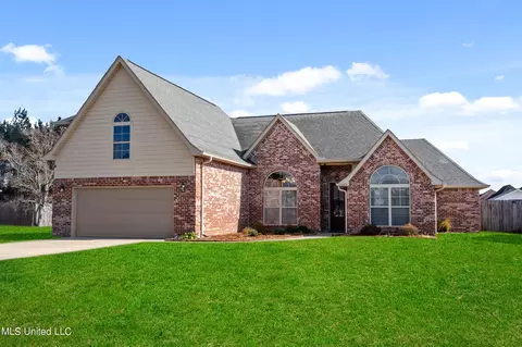 3004 Village Cir, Ocean Springs, MS 39564