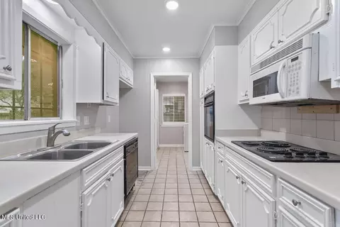 904 Newland St, Jackson, MS 39211 photo 5