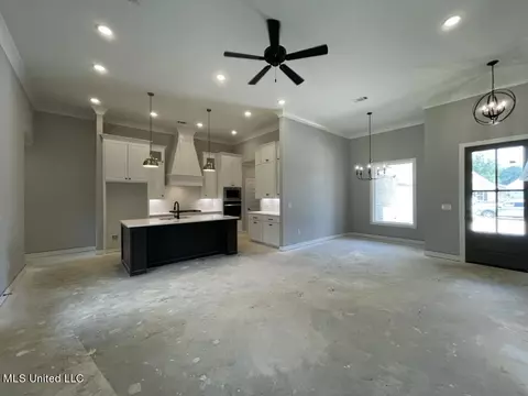 Living - 205 Wethersfield Dr, Florence, MS 39073 photo 2 of 2