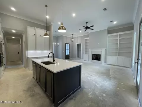Living - 205 Wethersfield Dr, Florence, MS 39073 photo 1 of 2