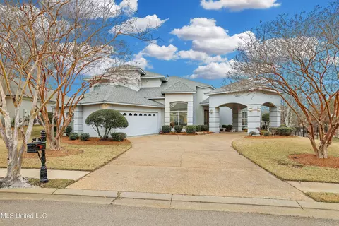 128 Country Club Dr, Madison, MS 39110