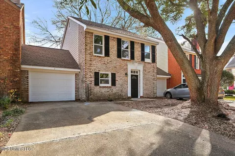 7 Oakford Ct, Jackson, MS 39211
