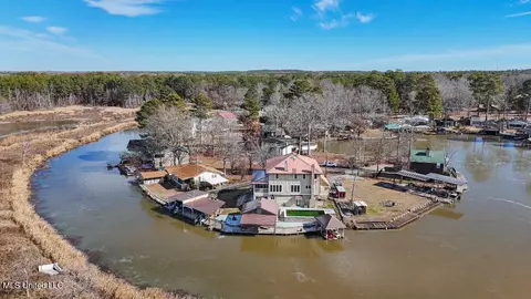 120 Lake Harbour Pt, Brandon, MS 39047
