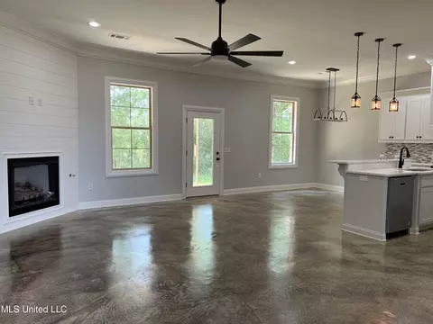 136 Lashonda Cir, Canton, MS 39046 photo 4