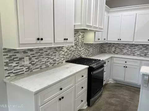 136 Lashonda Cir, Canton, MS 39046 photo 6