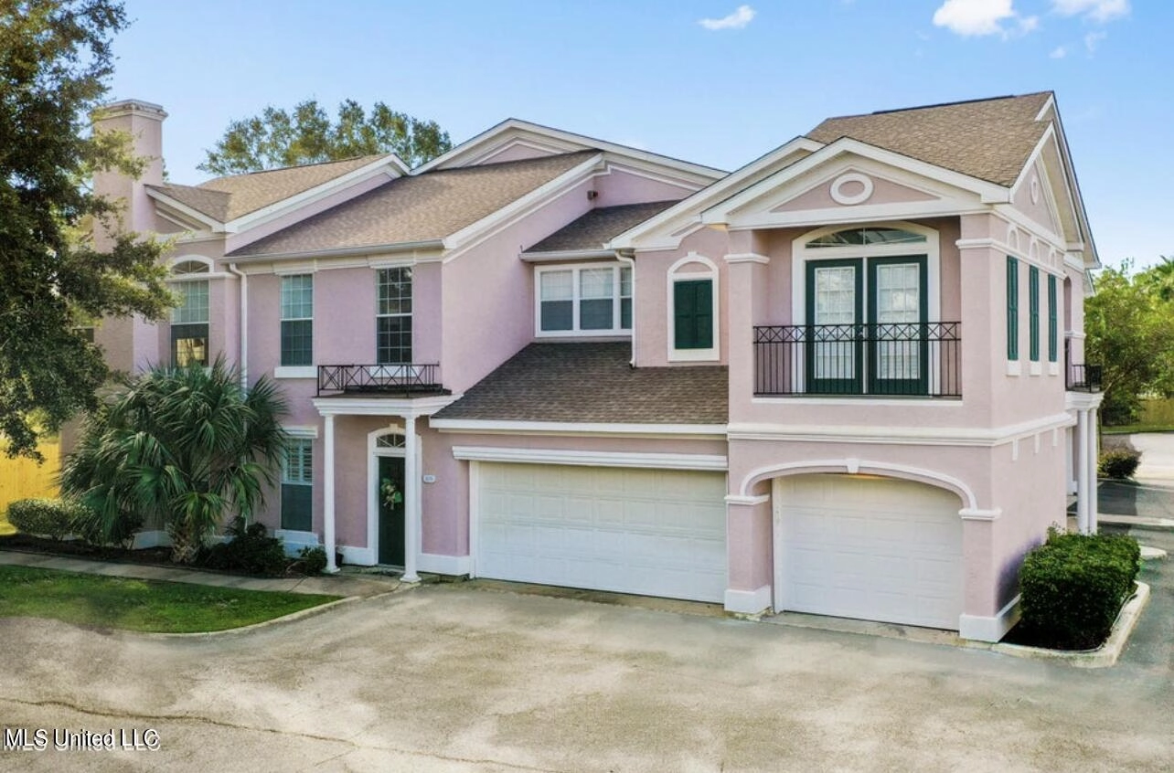 2252 Beach Dr Unit 305