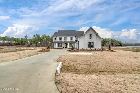 Exterior - 166 Westlake Cir, Madison, MS 39110 photo 2 of 23