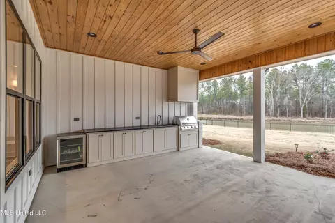 Kitchen - 166 Westlake Cir, Madison, MS 39110 photo 1 of 8