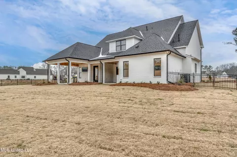 Exterior - 166 Westlake Cir, Madison, MS 39110 photo 11 of 23