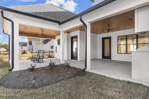 Exterior - 166 Westlake Cir, Madison, MS 39110 photo 14 of 23