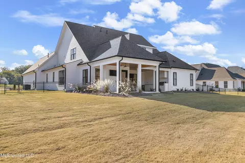 Exterior - 166 Westlake Cir, Madison, MS 39110 photo 17 of 23