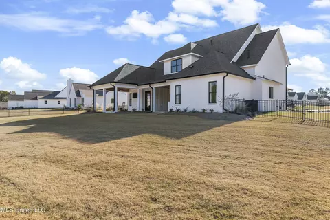 Exterior - 166 Westlake Cir, Madison, MS 39110 photo 22 of 23