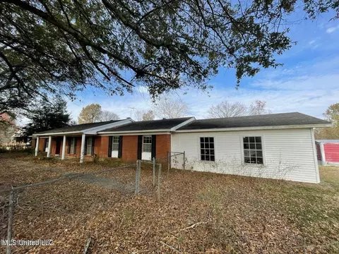 290 Highway 301 N, Lake Cormorant, MS 38641