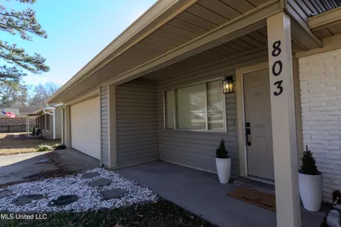 803 Monroe St, Clinton, MS 39056 photo 2