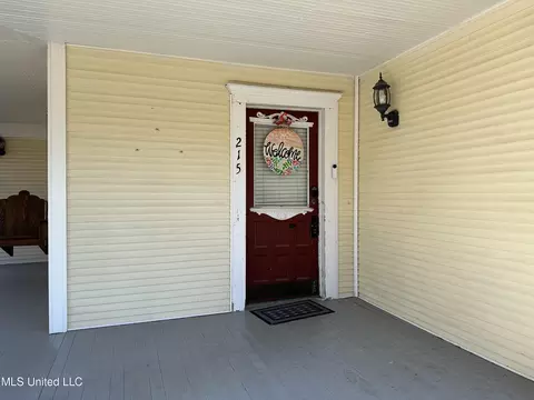 215 SW 2nd Ave, Magee, MS 39111 photo 3
