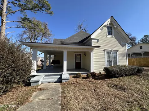 215 SW 2nd Ave, Magee, MS 39111