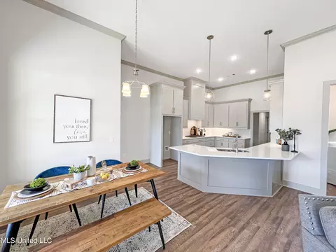 Kitchen - 658 Prosperity Pl, Brandon, MS 39042 photo 1 of 6
