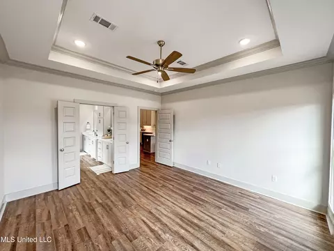 Living - 658 Prosperity Pl, Brandon, MS 39042 photo 3 of 3