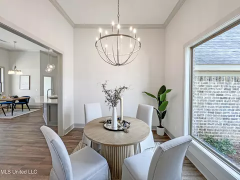 Dining - 658 Prosperity Pl, Brandon, MS 39042 photo 2 of 3