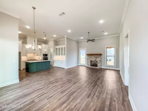 Living - 656 Prosperity Pl, Brandon, MS 39042 photo 1 of 4