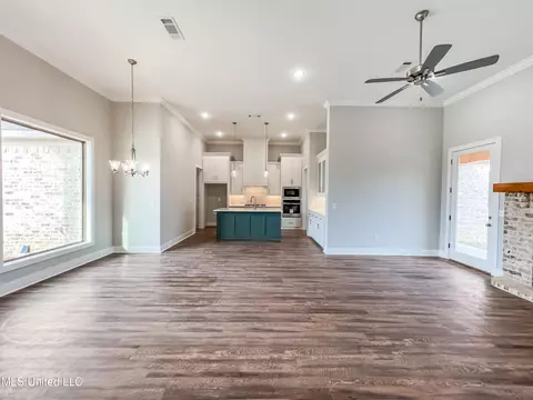 Living - 656 Prosperity Pl, Brandon, MS 39042 photo 4 of 4