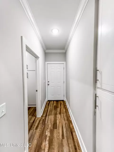 Entry Way - 656 Prosperity Pl, Brandon, MS 39042 photo 2 of 2