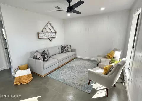 114 Skylane Dr, Pearl, MS 39208