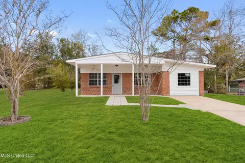 304 Robert Dale Dr, Gulfport, MS 39503