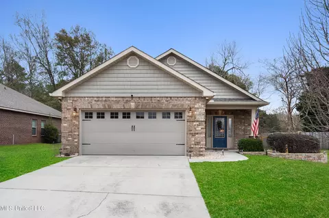 13741 Windwood Dr, Gulfport, MS 39503