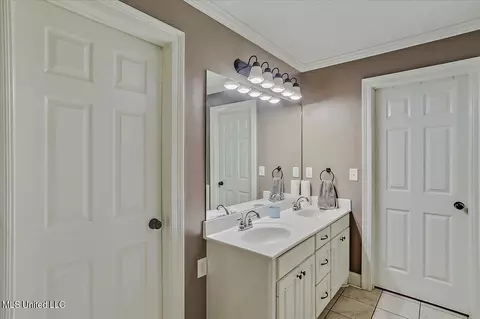 Bath - 152 Forest Lake Dr, Byram, MS 39272 photo 1 of 3