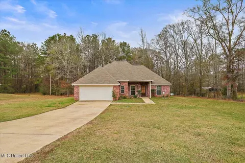 Exterior - 152 Forest Lake Dr, Byram, MS 39272 photo 2 of 7