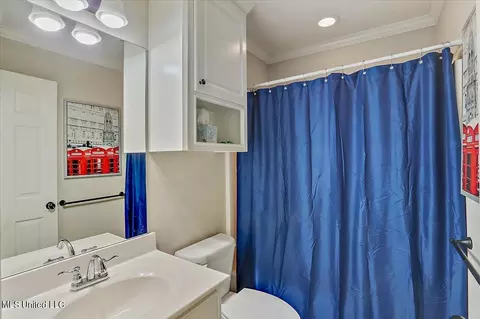Bath - 152 Forest Lake Dr, Byram, MS 39272 photo 3 of 3
