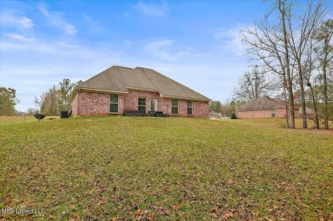 Exterior - 152 Forest Lake Dr, Byram, MS 39272 photo 5 of 7