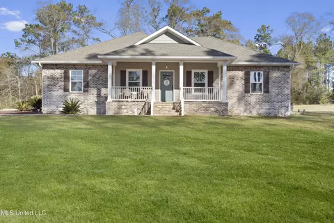 20218 Twin Lakes Dr, Saucier, MS 39574