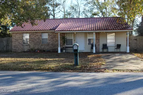 2814 Criswell Ave, Pascagoula, MS 39567