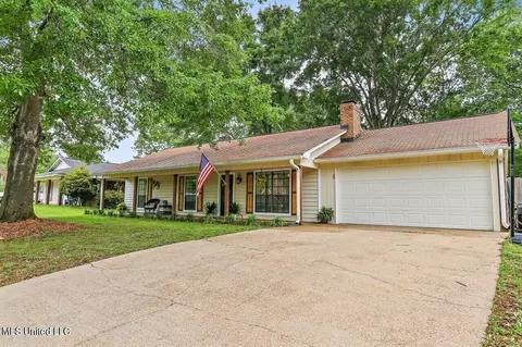 108 Meadow Cv, Clinton, MS 39056