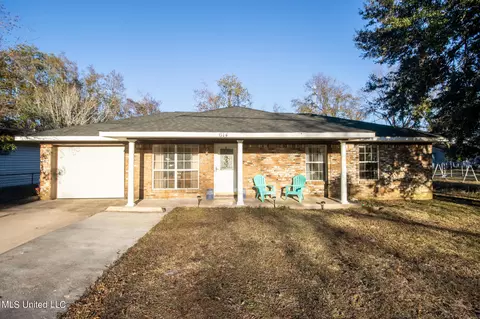 614 N Wright Ave, Long Beach, MS 39560
