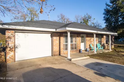 614 N Wright Ave, Long Beach, MS 39560 photo 2