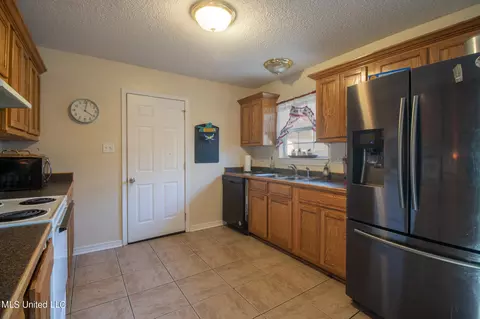 614 N Wright Ave, Long Beach, MS 39560 photo 11
