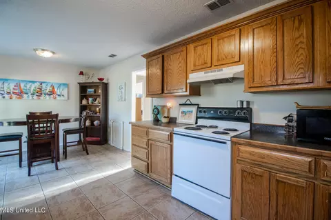 614 N Wright Ave, Long Beach, MS 39560 photo 10