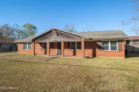 3213 Scovel Ave, Pascagoula, MS 39581
