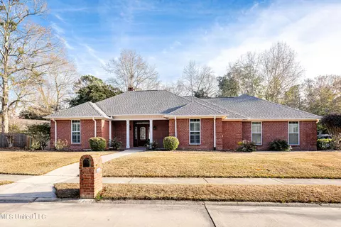 3500 Redwood Ln, Ocean Springs, MS 39564