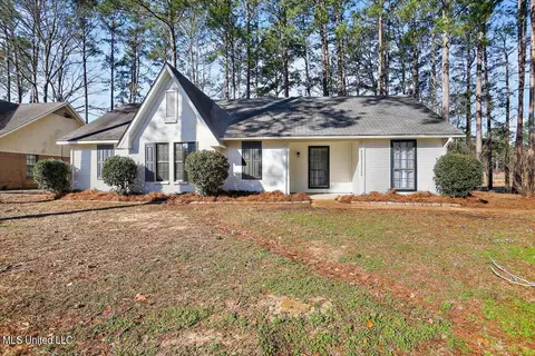 4019 Torrey Pines Dr, Byram, MS 39272