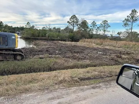 10116 Whale Ave, Bay Saint Louis, MS 39520