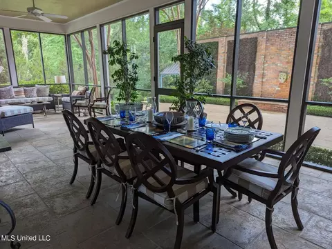 Exterior - 835 Avondale St, Jackson, MS 39216 photo 24 of 24