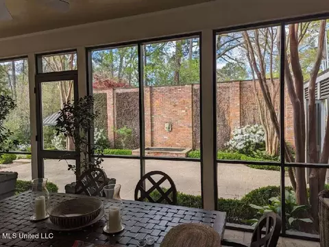 Exterior - 835 Avondale St, Jackson, MS 39216 photo 6 of 24