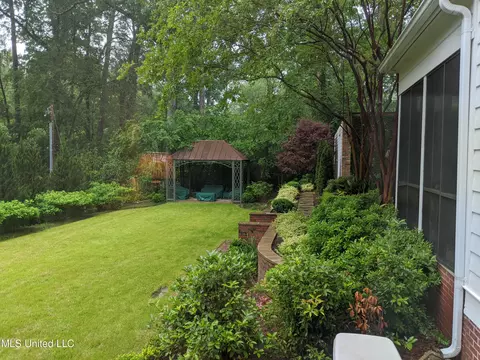 Exterior - 835 Avondale St, Jackson, MS 39216 photo 16 of 24