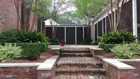 Exterior - 835 Avondale St, Jackson, MS 39216 photo 22 of 24